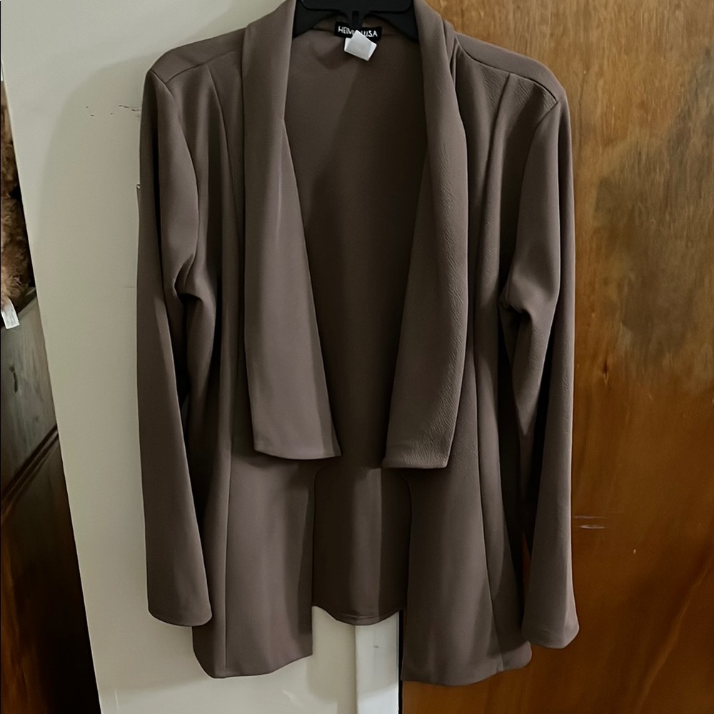 Elegant Brown Blazer for Sophisticated Style